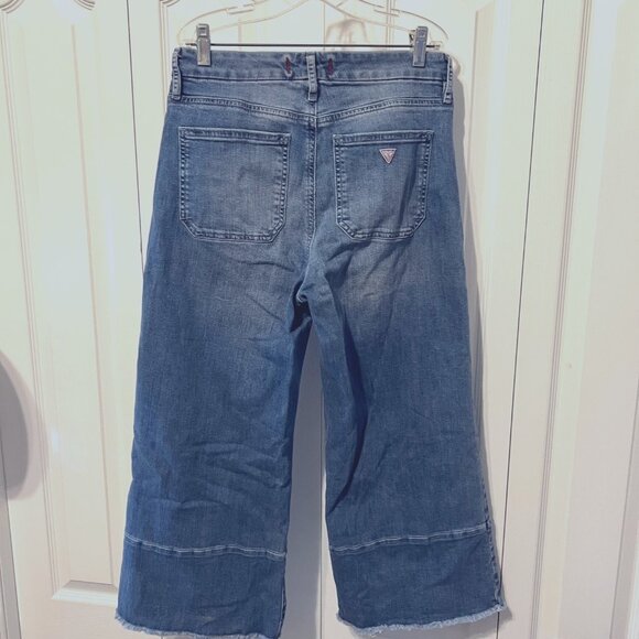 Guess-Los Angeles Women's Sz.28 Distressed Frayed Bottom Kick Crop Jeans-Vintage - Picture 9 of 16